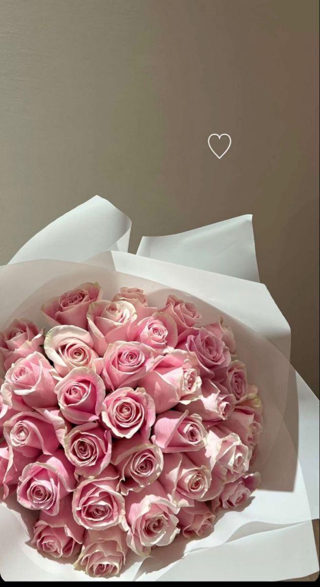 TableCornerPebble workshop space where corporate flower arrangements are designed and prepared for business delivery